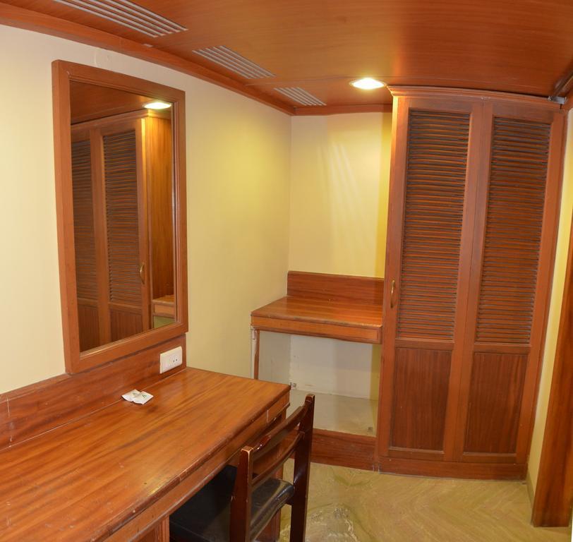 Hotel Raya'S Annexe-1 Kumbakonam Exteriör bild