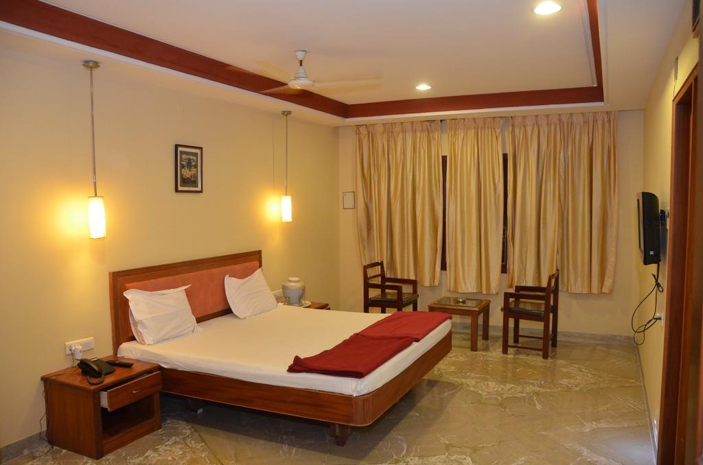 Hotel Raya'S Annexe-1 Kumbakonam Exteriör bild
