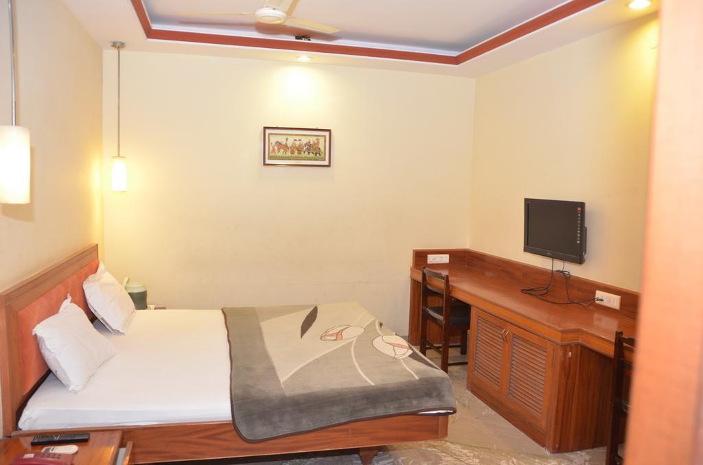Hotel Raya'S Annexe-1 Kumbakonam Exteriör bild