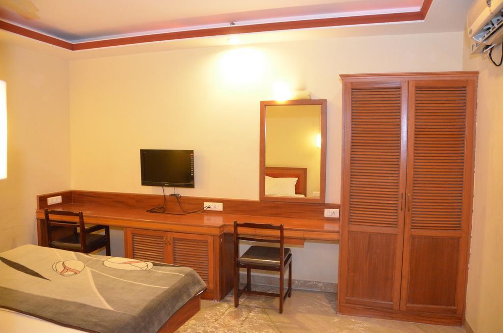 Hotel Raya'S Annexe-1 Kumbakonam Exteriör bild